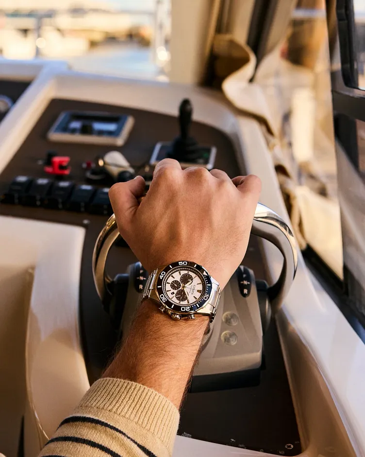 Endeavor Chrono White Dial Stainless Steel Bracelet CA4730-59A Endeavor Chrono White Dial Stainless Steel Bracelet CA4730-59A